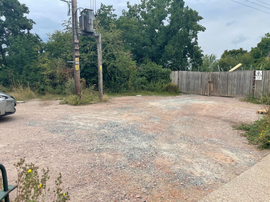 Lot: 82 - FREEHOLD YARD AND COMPOUND WITH POTENTIAL - 
